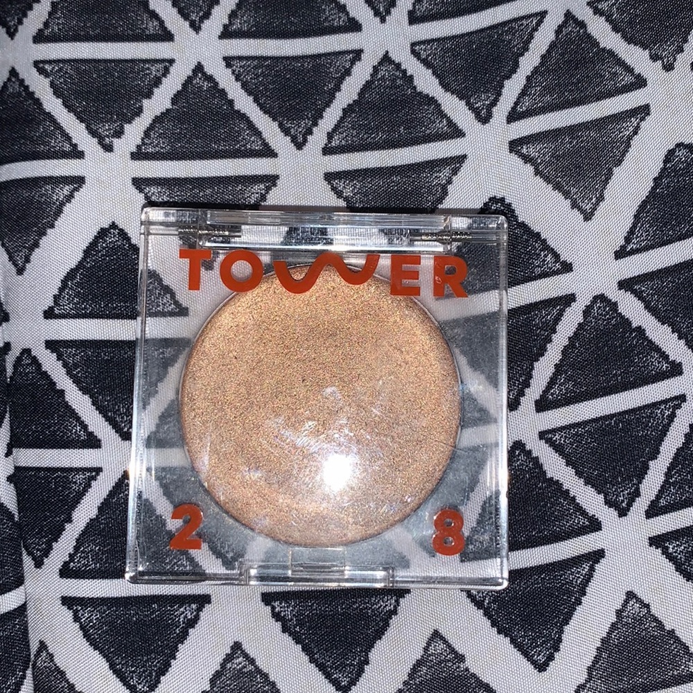 Tower 28 cream bronzer